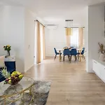 Apartment By The Sea Seget Donji, - 23134