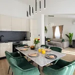 Apartment By The Sea Seget Donji, - 23134