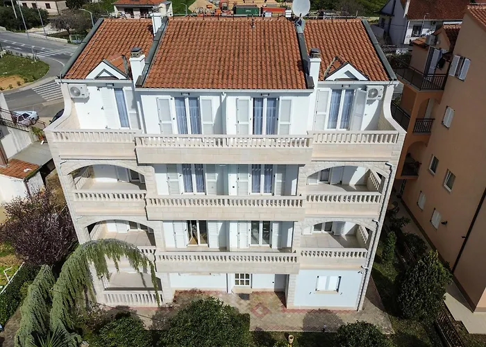 Apartment By The Sea Seget Donji, - 23134